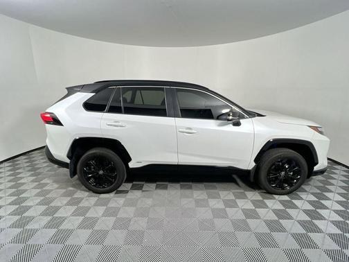 2024 Toyota RAV4 Hybrid SE
