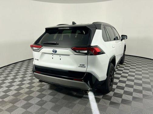 2024 Toyota RAV4 Hybrid SE