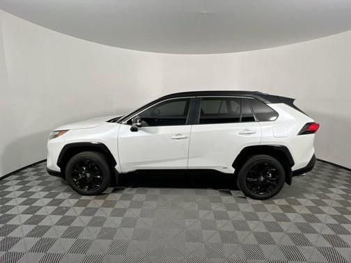 2024 Toyota RAV4 Hybrid SE