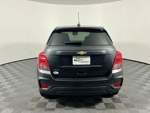 Nightfall Gray Metallic 2019 Chevrolet Trax LS