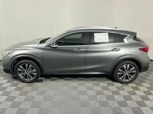 2018 INFINITI QX30 Premium