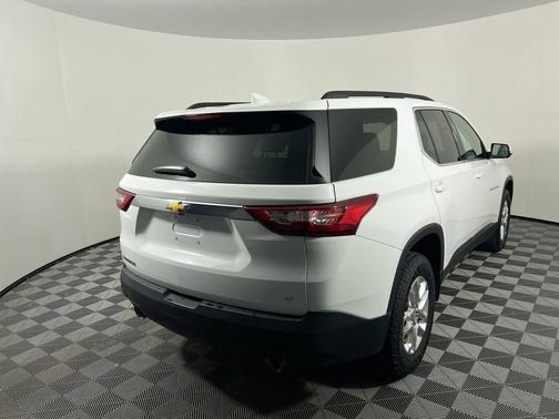 Summit White 2020 Chevrolet Traverse LT Cloth