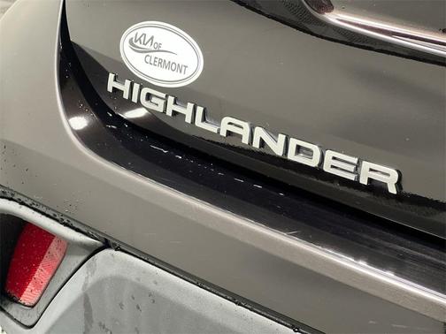 2020 Toyota Highlander LE