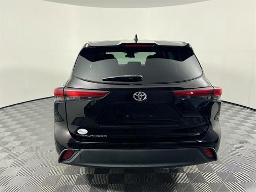 2020 Toyota Highlander LE