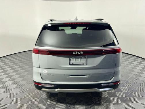 Ceramic Silver 2023 Kia Carnival SX Prestige