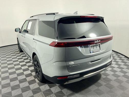 Ceramic Silver 2023 Kia Carnival SX Prestige