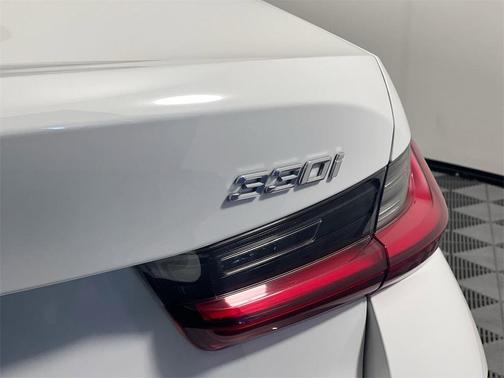 2025 BMW 330 i