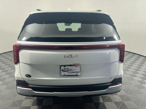 Snow White Pearl 2026 Kia Carnival Hybrid EX