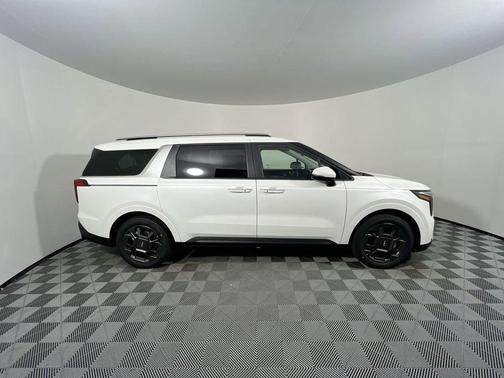 Snow White Pearl 2026 Kia Carnival Hybrid EX