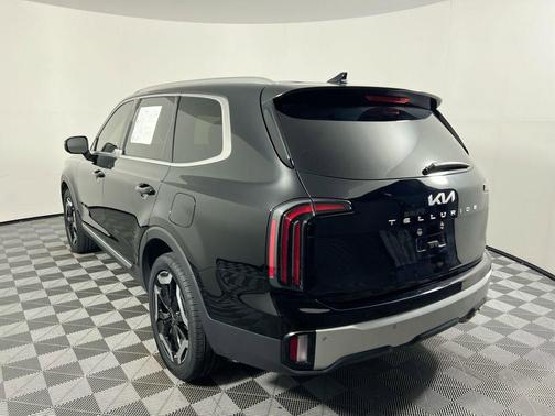 Ebony Black 2024 Kia Telluride EX