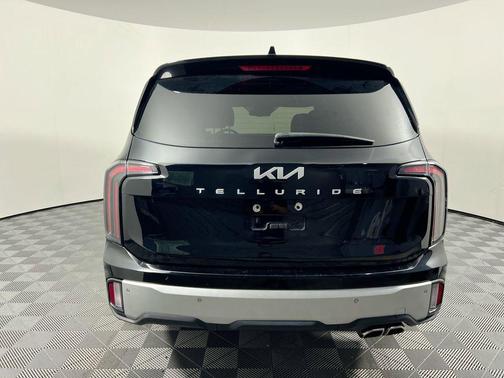 Ebony Black 2024 Kia Telluride EX