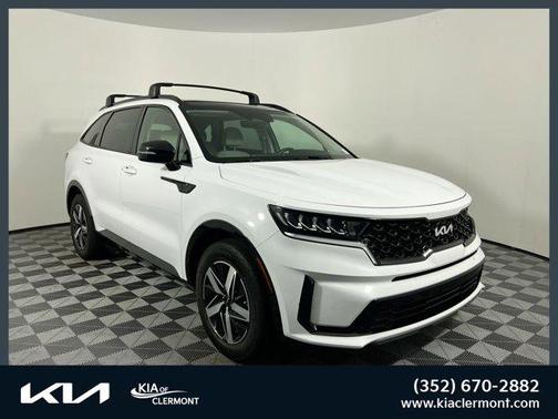 Glacial White Pearl 2022 Kia Sorento S
