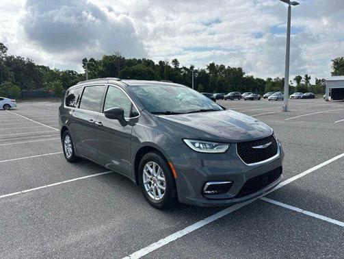 Ceramic Gray Clearcoat 2022 Chrysler Pacifica Touring L