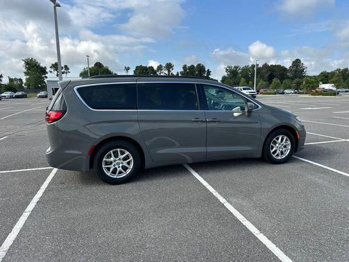 Ceramic Gray Clearcoat 2022 Chrysler Pacifica Touring L