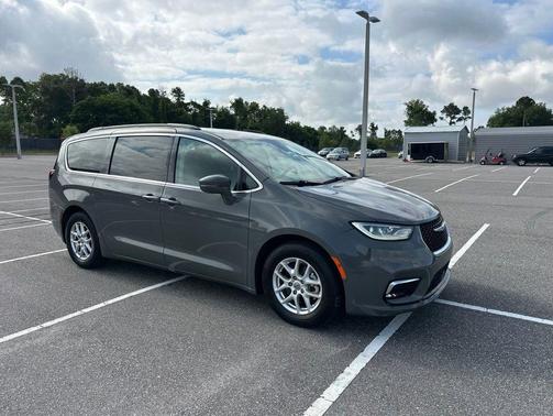 Ceramic Gray Clearcoat 2022 Chrysler Pacifica Touring L