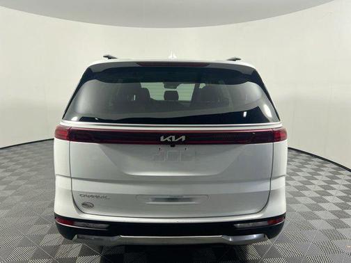 2024 Kia Carnival SX