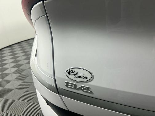 Glacial White Pearl 2026 Kia EV6 Light RWD