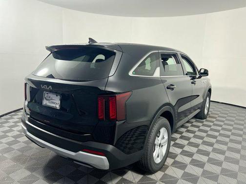 2025 Kia Sorento LX