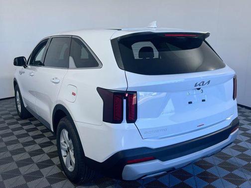 2025 Kia Sorento LX