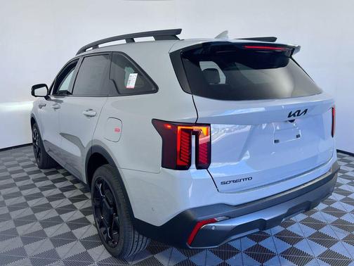 Wolf Gray 2026 Kia Sorento SX