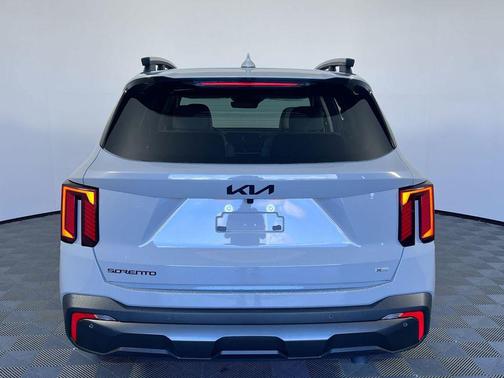 Wolf Gray 2026 Kia Sorento SX