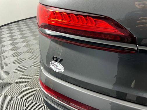 2025 Audi Q7 45 Premium Plus