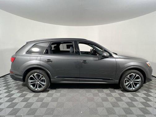 2025 Audi Q7 45 Premium Plus