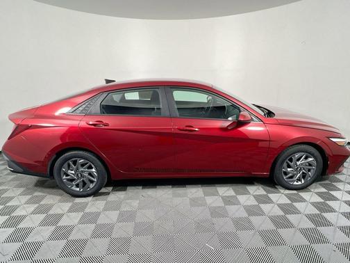 Ultimate Red 2024 Hyundai ELANTRA SEL