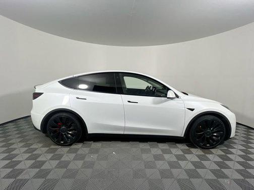 2022 Tesla Model Y Performance Dual Motor All-Wheel Drive