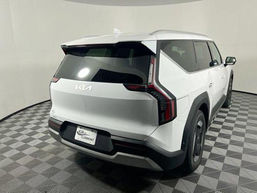 White Pearl 2026 Kia EV9 Wind