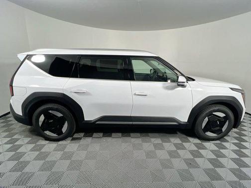 White Pearl 2026 Kia EV9 Wind