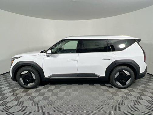 White Pearl 2026 Kia EV9 Wind