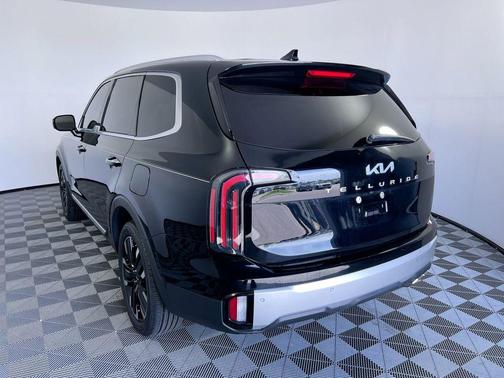 Ebony Black 2024 Kia Telluride SX