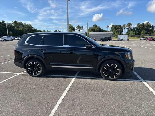 Ebony Black 2024 Kia Telluride SX