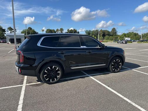 Ebony Black 2024 Kia Telluride SX