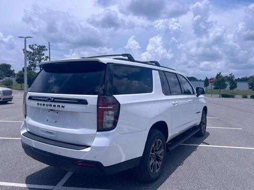 2023 Chevrolet Suburban 4WD Z71