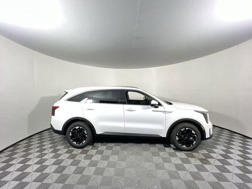 Glacial White Pearl 2026 Kia Sorento S