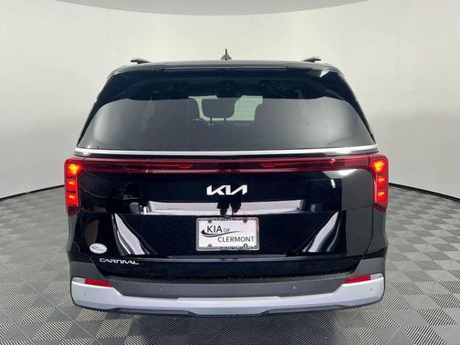 Aurora Black Pearl 2026 Kia Carnival EX