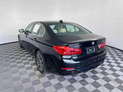 Black Sapphire Metallic 2017 BMW 530 xDrive