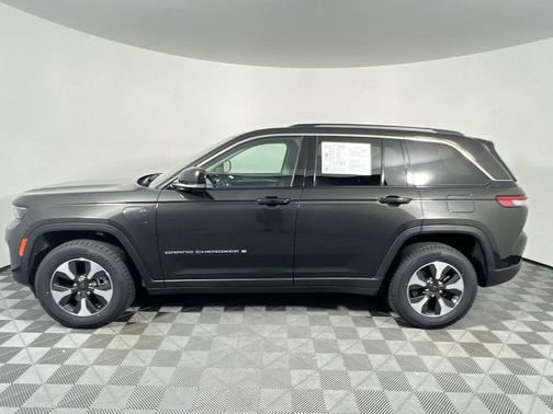 Rocky Mountain Pearlcoat 2024 Jeep Grand Cherokee 4xe Base