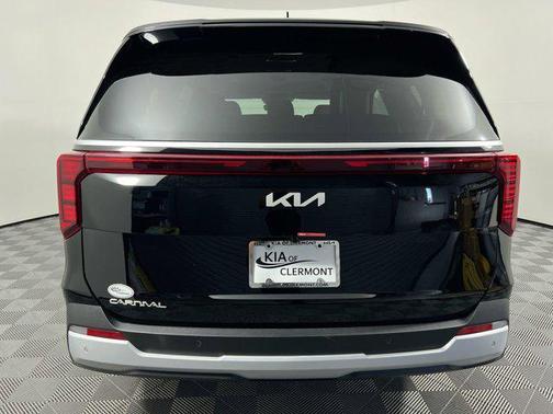 2025 Kia Carnival EX
