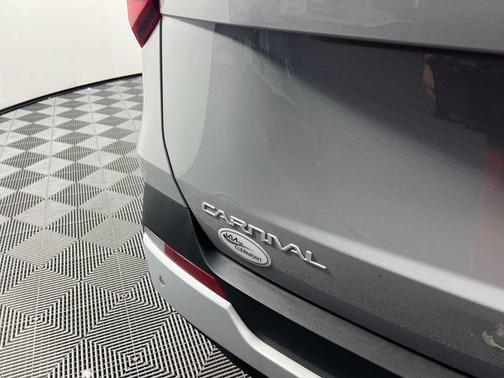 2025 Kia Carnival Hybrid EX