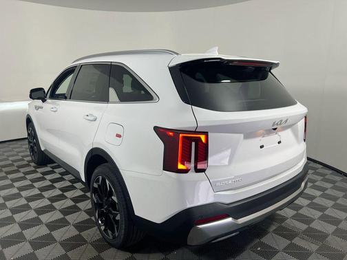 Glacial White Pearl 2026 Kia Sorento SX