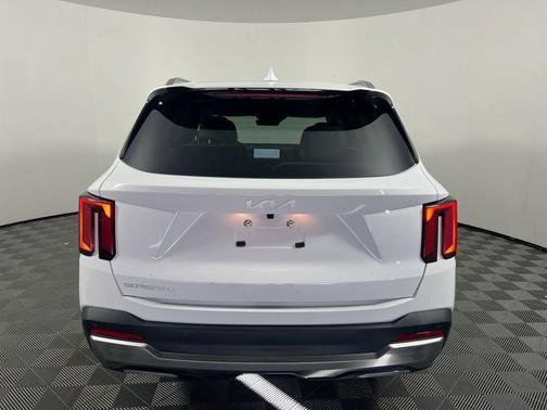 Glacial White Pearl 2026 Kia Sorento SX