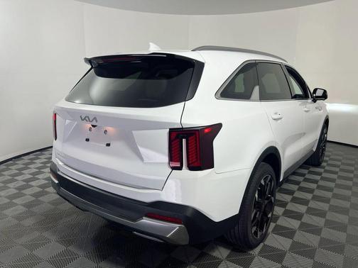 Glacial White Pearl 2026 Kia Sorento SX