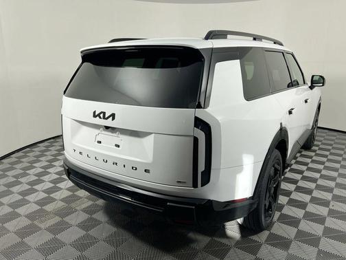 Glacial White Pearl 2027 Kia Telluride Hybrid SX
