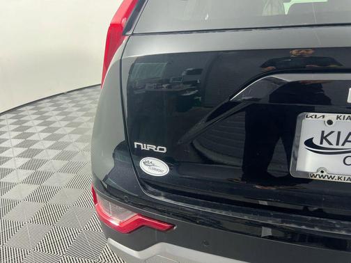 Aurora Black Pearl 2026 Kia Niro EX
