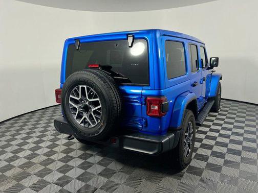 2024 Jeep Wrangler 4-Door Sahara 4x4