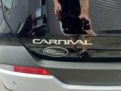 Aurora Black Pearl 2026 Kia Carnival Hybrid EX