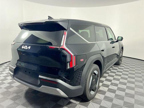 Ebony Black 2026 Kia EV9 Light Long Range